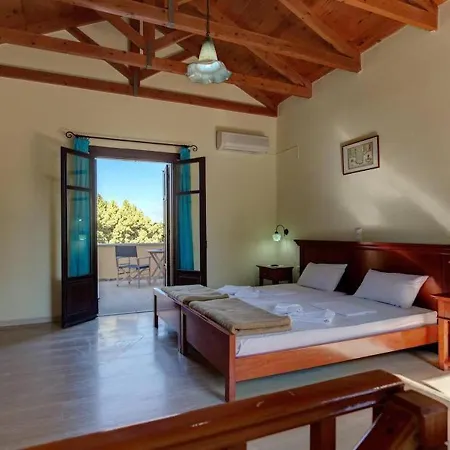 Holiday home 2 And 2 -small Group Douliana