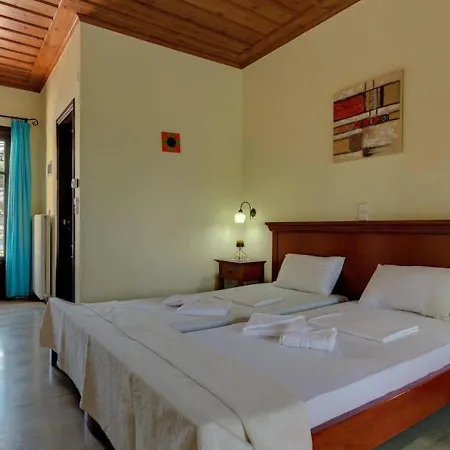 2 And 2 -small Group Holiday home Douliana