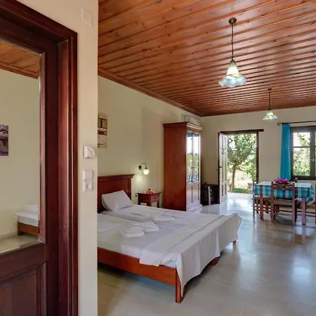 Group Accommodation In Crete Separate Houses Ferienhaus Douliana